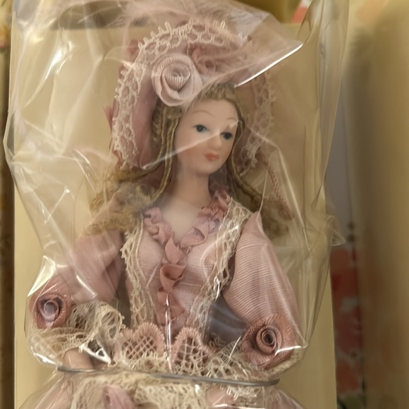 Victorian tassel doll - Picture 2 of 5